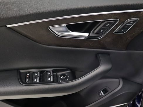 Used 2020 Audi Q8 Premium Plus image 24