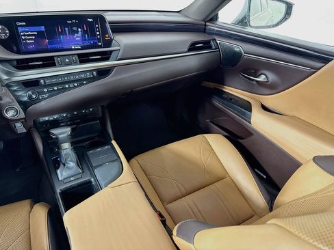 Used 2019 Lexus ES 350 Ultra Luxury w/ Accessory Package 2 FWD image 24