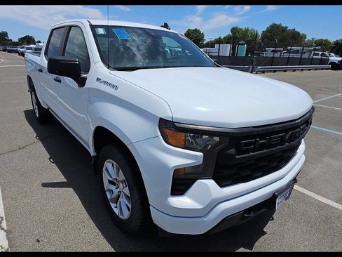 Used 2022 Chevrolet Silverado 1500 Custom AWD/4WD image 2