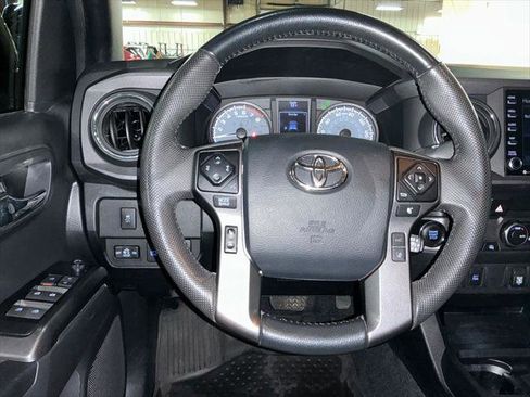 Certified 2023 Toyota Tacoma TRD Off-Road AWD/4WD image 14