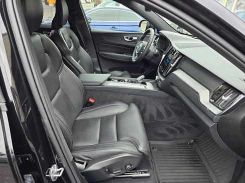 Certified 2024 Volvo XC60 T8 Ultimate w/ Protection Package Premier AWD/4WD image 11