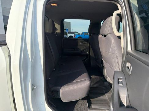 Used 2024 Nissan Frontier S AWD/4WD image 18