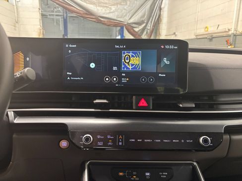 Used 2026 Kia Carnival FWD image 17
