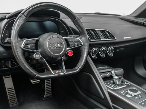 Used 2018 Audi R8 V10 AWD/4WD image 13
