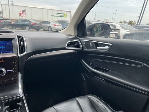 Used 2020 Ford Edge Titanium FWD image 18