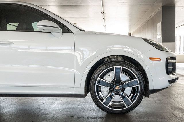Used 2023 Porsche Cayenne Turbo AWD/4WD image 11