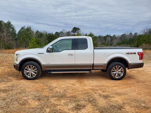 Used 2016 Ford F150 Lariat w/ Equipment Group 502A Luxury image 17