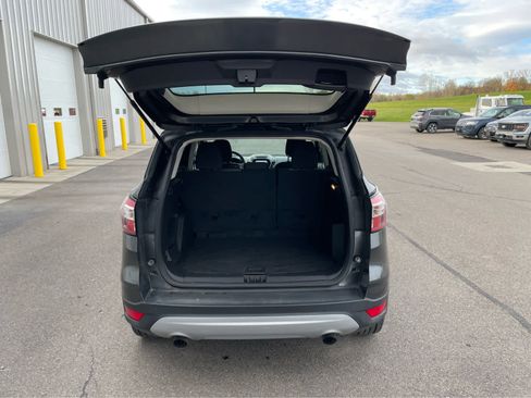 Used 2018 Ford Escape SE w/ Ford Safe & Smart Package image 9