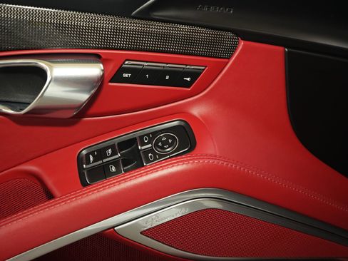 Used 2018 Porsche 911 Turbo image 19