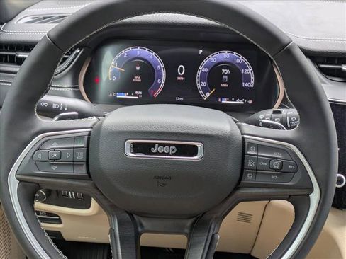 New 2026 Jeep Grand Cherokee Limited image 11