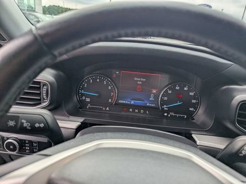 Used 2023 Ford Explorer XLT w/ Equipment Group 202A AWD/4WD image 22