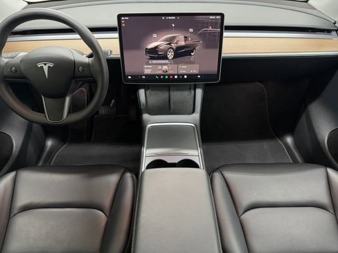Used 2024 Tesla Model Y 2WD image 2
