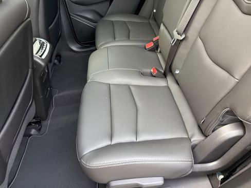 New 2025 Cadillac XT6 Luxury image 33