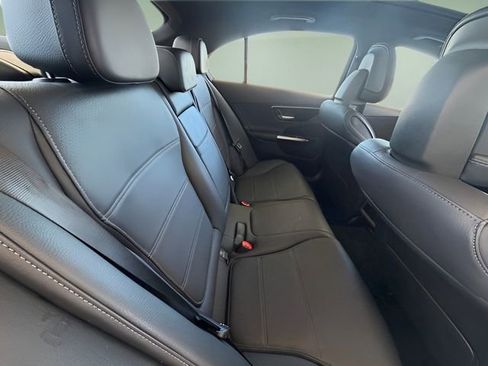 Used 2025 Mercedes-Benz C 300 Sedan image 34