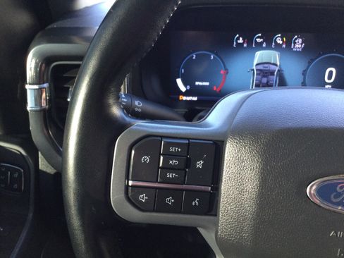 Used 2023 Ford F350 Lariat w/ Chrome Package image 15