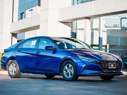Used 2023 Hyundai Elantra SE