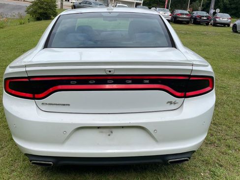 Used 2018 Dodge Charger R/T RWD image 4
