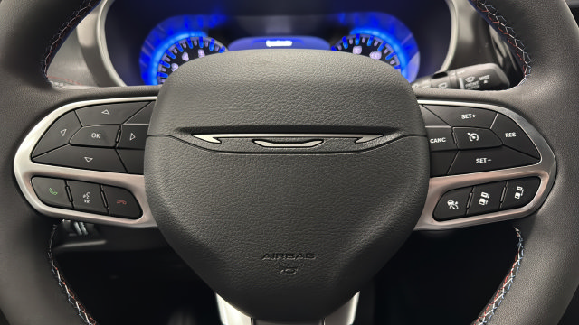 New 2027 Chrysler Pacifica Select FWD image 14
