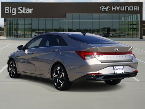 Used 2023 Hyundai Elantra Limited w/ Cargo Package FWD image 3