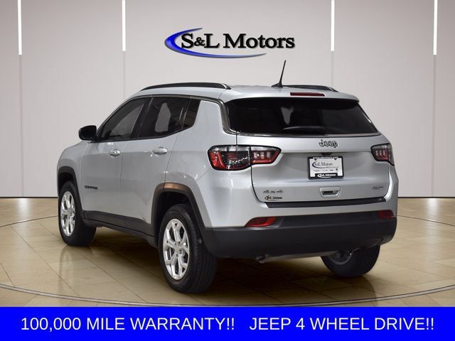 Used 2024 Jeep Compass Latitude AWD/4WD image 6