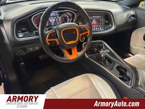 Used 2015 Dodge Challenger R/T Plus image 10