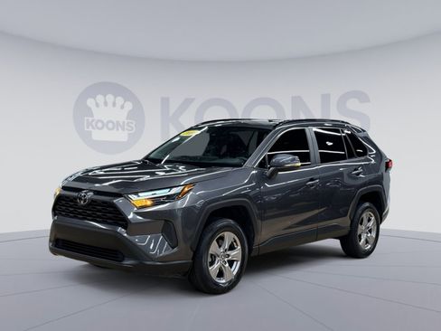 Used 2023 Toyota RAV4 XLE w/ Convenience Package FWD image 5