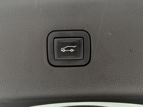 Used 2023 Buick Enclave Essence w/ Experience Buick Package image 8