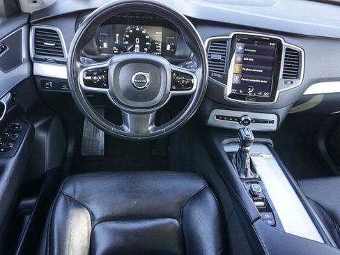 Used 2018 Volvo XC90 T5 Momentum w/ Convenience Package FWD image 18