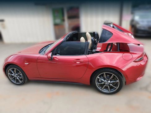 Used 2017 MAZDA MX-5 Miata RF Grand Touring RWD image 17