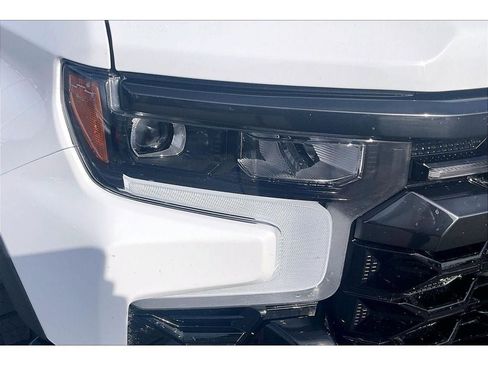 Used 2024 Chevrolet Silverado 1500 ZR2 w/ Technology Package image 30