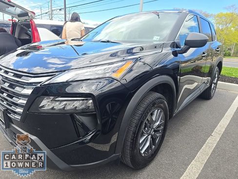 Used 2025 Nissan Rogue S image 33