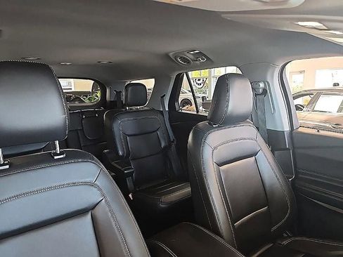 Used 2023 Ford Explorer XLT w/ Equipment Group 202A AWD/4WD image 37