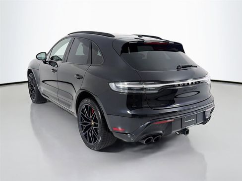 Certified 2023 Porsche Macan GTS image 3