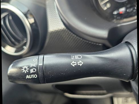Used 2022 Nissan Kicks SV FWD image 18