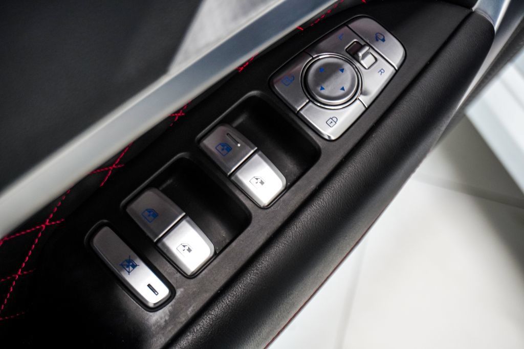 Used 2023 Genesis G70 3.3T w/ Sport Prestige Package RWD image 25