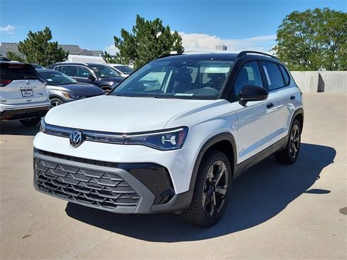 New 2025 Volkswagen Taos SE image 4