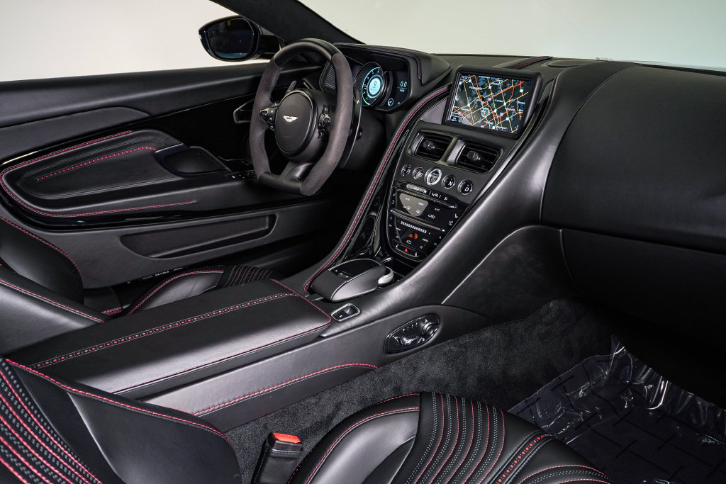 Used 2021 Aston Martin DB11 Coupe RWD image 16