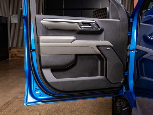 Used 2022 Chevrolet Silverado 1500 ZR2 w/ Technology Package image 35