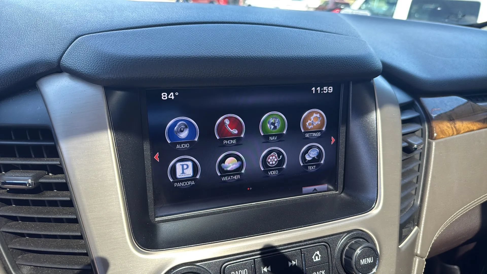 Used 2015 GMC Yukon XL Denali w/ Premium Package AWD/4WD image 28