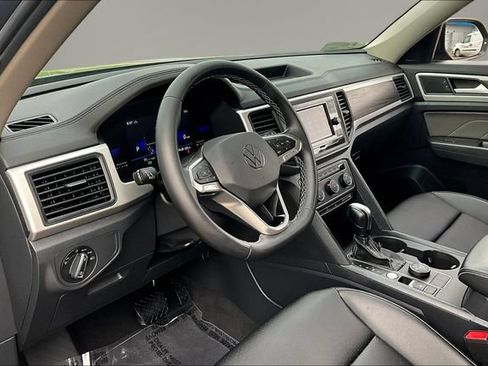 Used 2023 Volkswagen Atlas SE AWD/4WD image 17