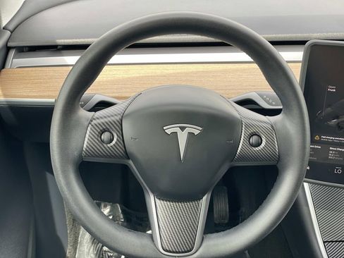 Used 2020 Tesla Model Y Long Range image 24