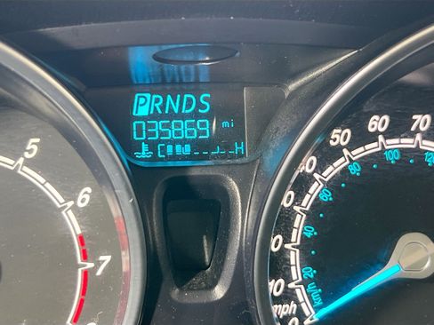 Used 2015 Ford Fiesta SE image 12