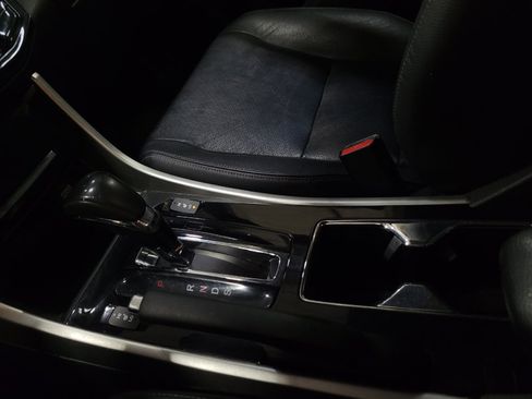 Used 2017 Honda Accord EX-L image 26