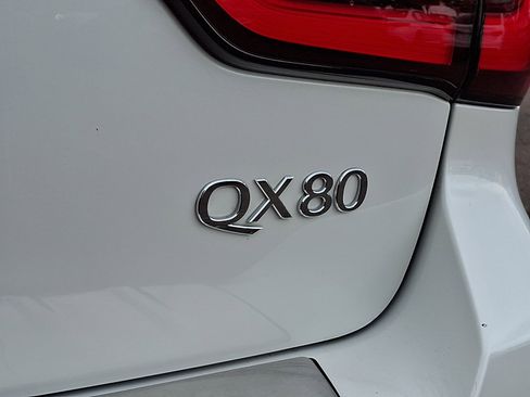 Certified 2024 INFINITI QX80 Premium Select w/ Cargo Package AWD/4WD image 33