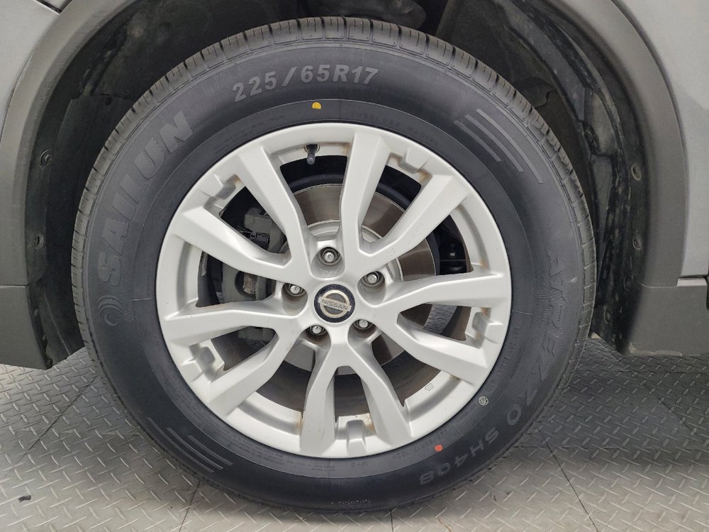 Used 2017 Nissan Rogue SV FWD image 31