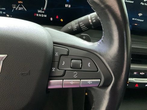 Used 2024 Cadillac XT4 Premium Luxury image 11