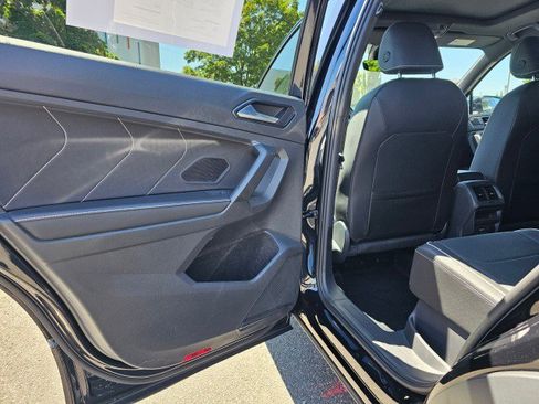 Certified 2023 Volkswagen Tiguan SEL R-Line AWD/4WD image 22