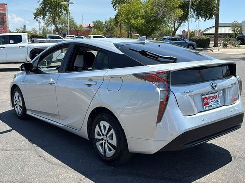Used 2018 Toyota Prius Four w/ Advanced Technology Package FWD image 6