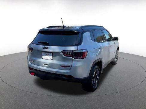 Used 2025 Jeep Compass Trailhawk AWD/4WD image 14