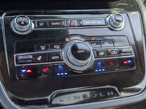 Used 2022 Lincoln Corsair Grand Touring w/ Elements Technology Bundle image 10